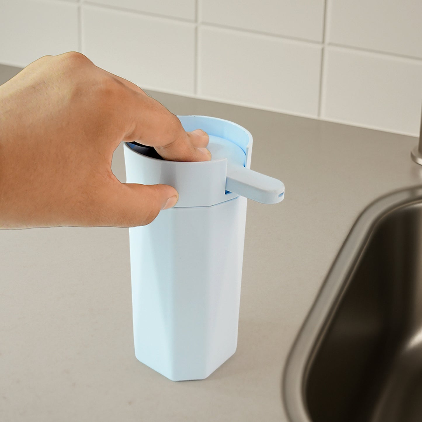 Push It Soap Dispenser Approx 300ml (1 Pc)